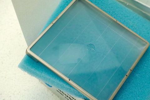 HASSELBLAD ACUTE-Matte with grid and split image