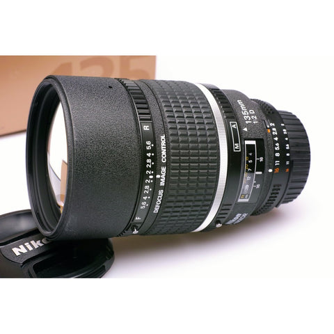 Nikon 135mm F2 D AF-DC lens